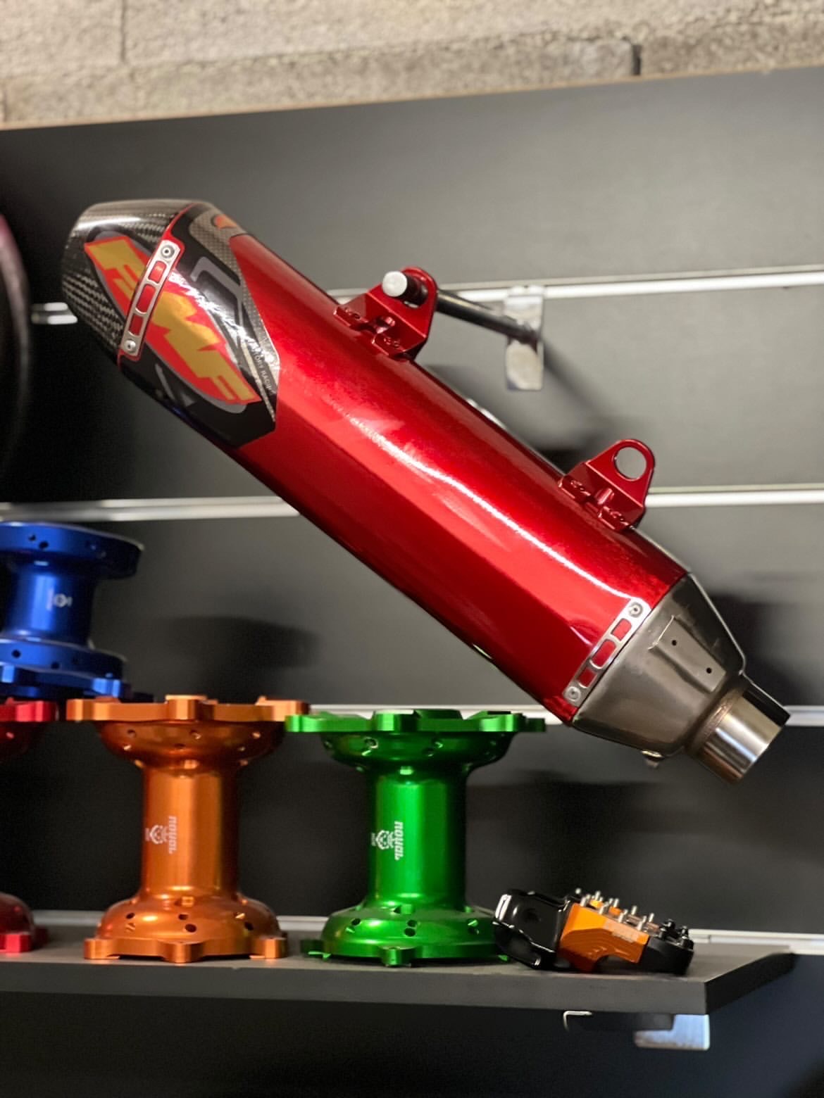 Rouge anodisé vernis époxy