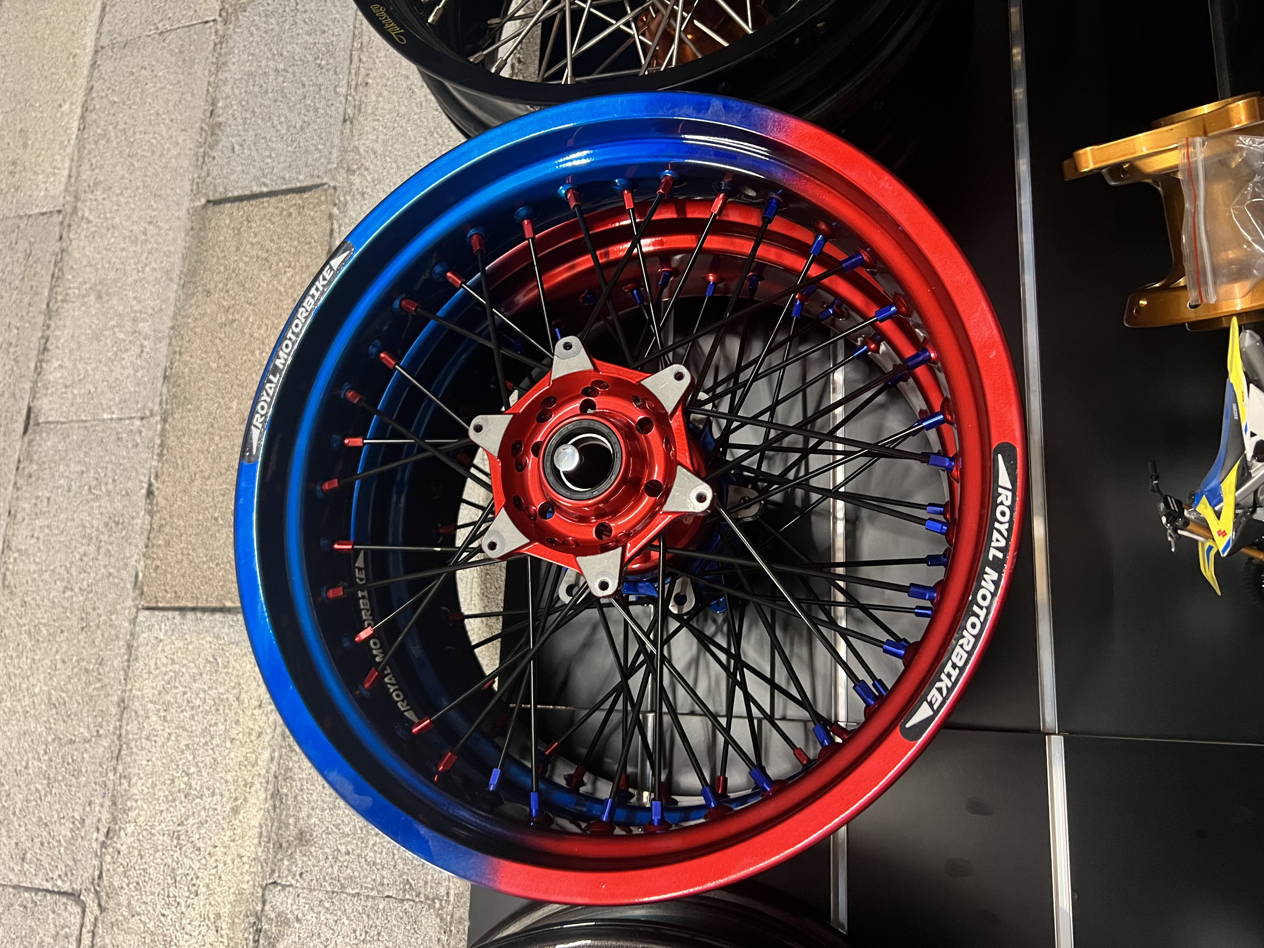 Bleu anodisé Epoxy et rouge anodisé époxy