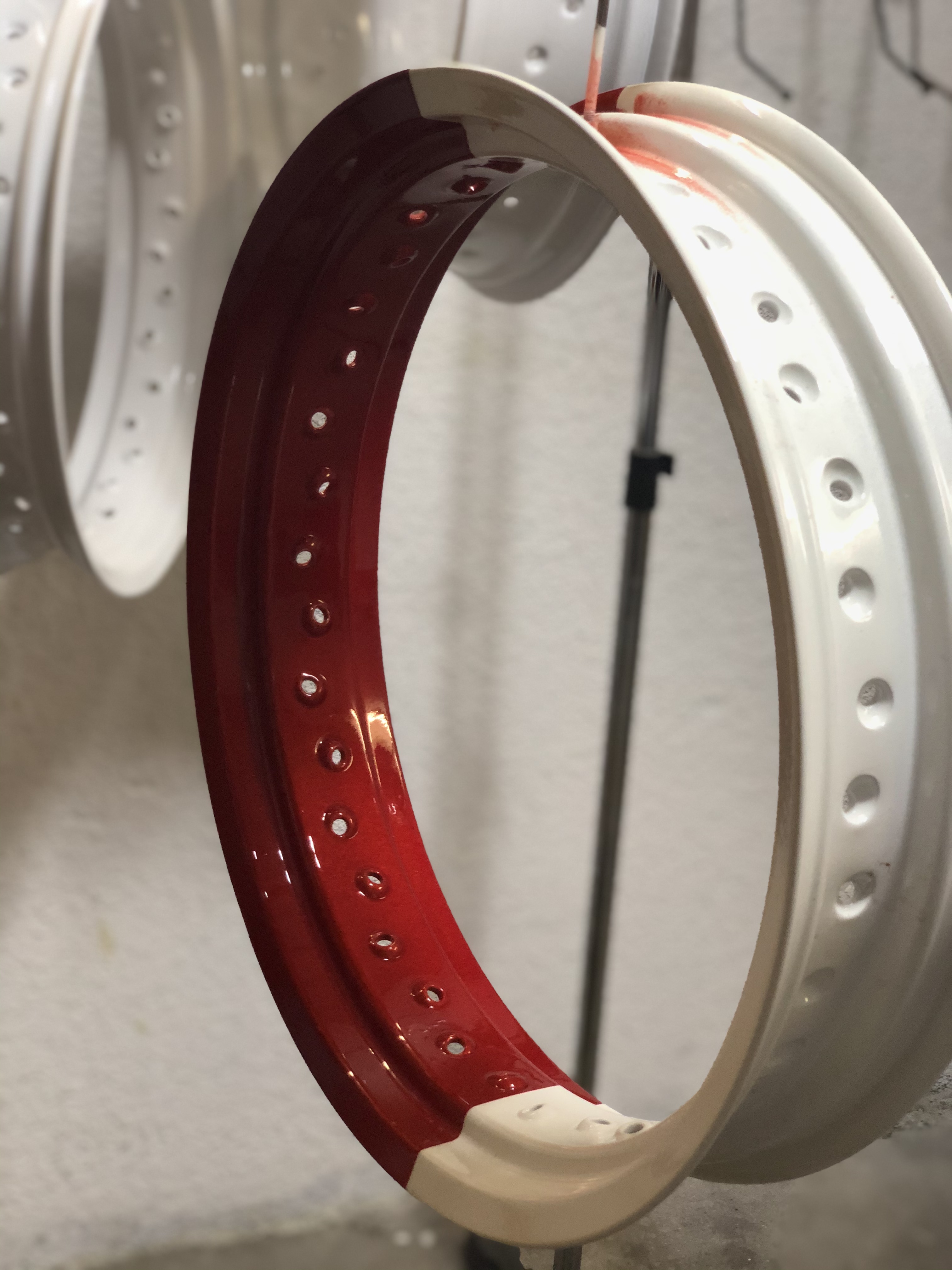 Rouge illusion et blanc polaire