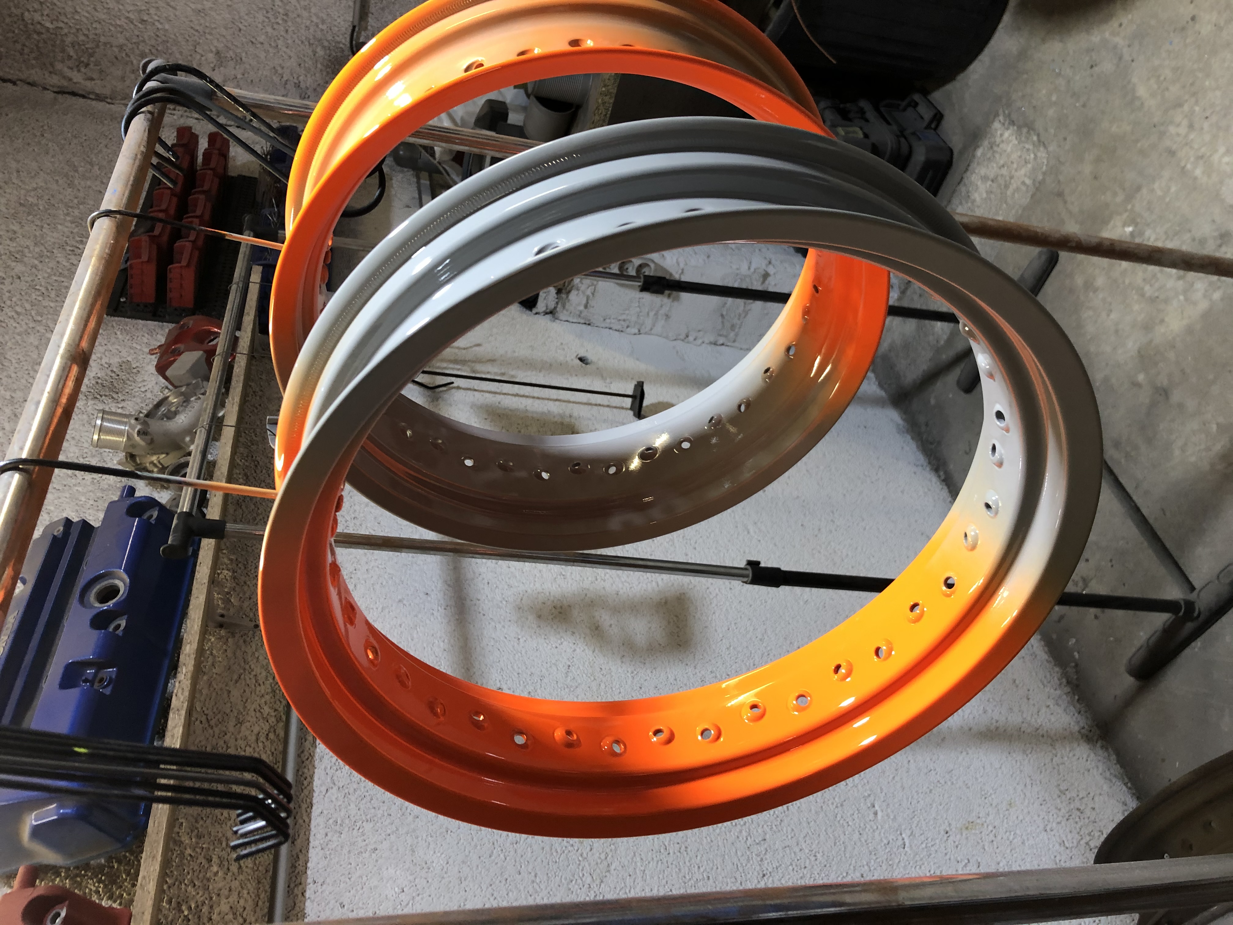 Orange fluo époxy et gris nardo crest époxy